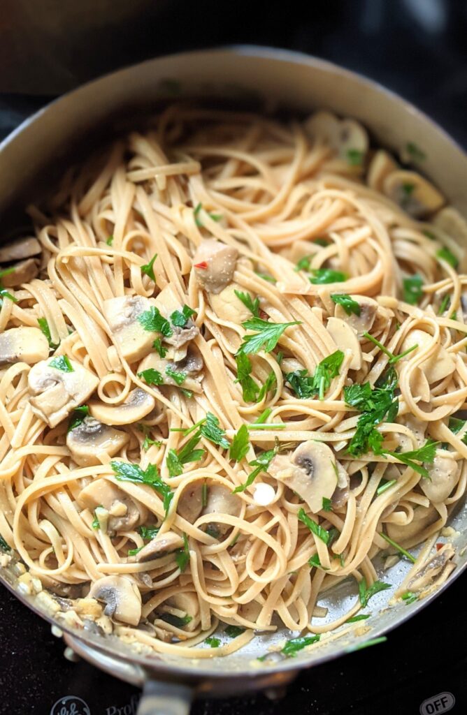 wheat_Spaghetti_recipe_with_mushrooms_and_parsley